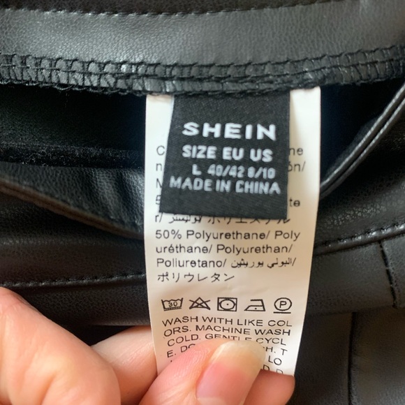 Faux leather mini skirt - Picture 3 of 3